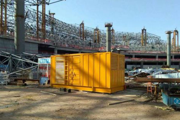 扬州发电机出租如何判断空气滤清器是否需要更换？